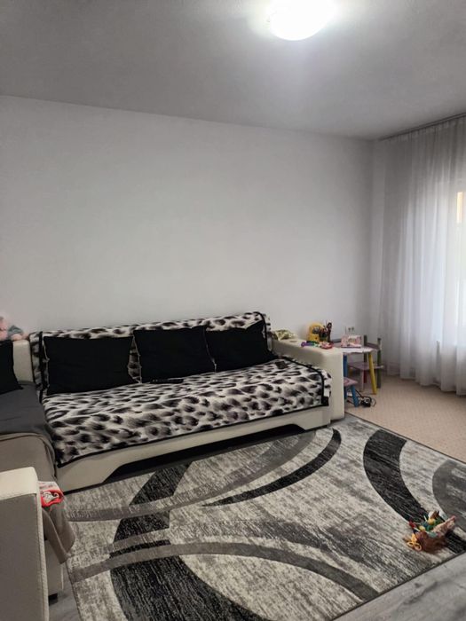 Casa golesti 5 camere plus bucatarie si 2 bai