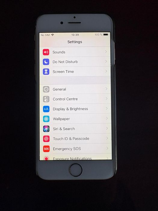iPhone 6 Gold (Model A1586 MG492ZD/A) – 16GB stare bună + 2 carcase