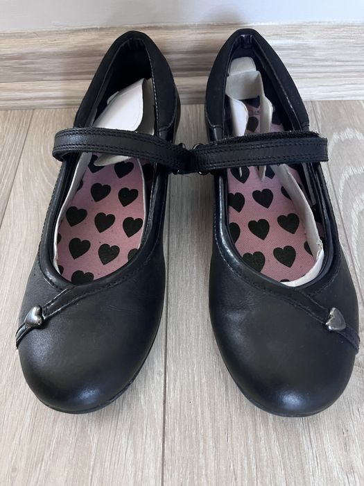 Обувки Clarks естествена кожа