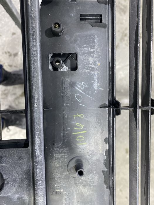 Бампер камри 55 черный цвет