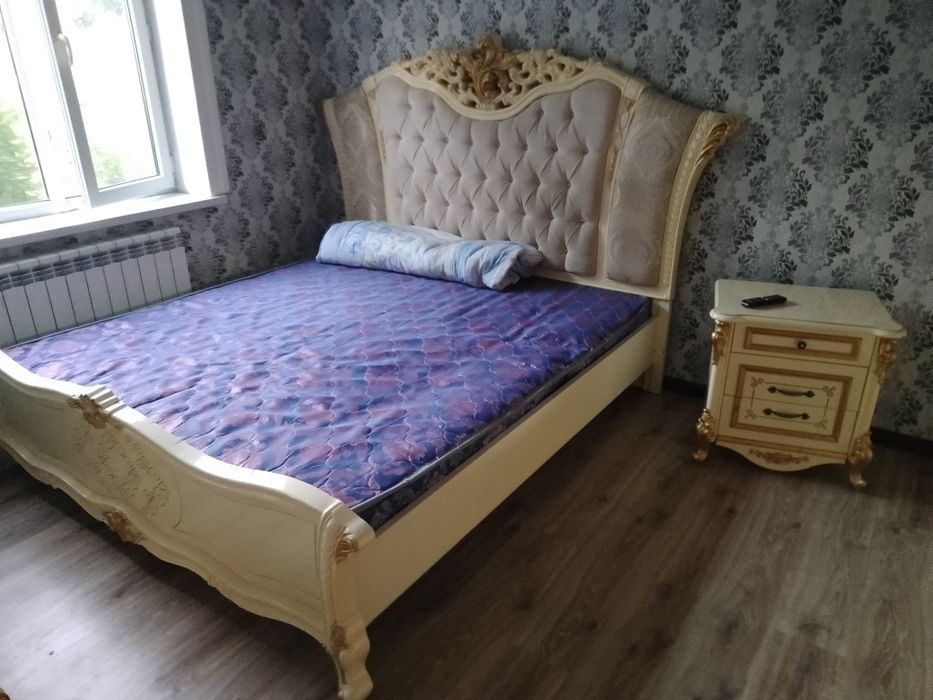 Спальный гарнитур