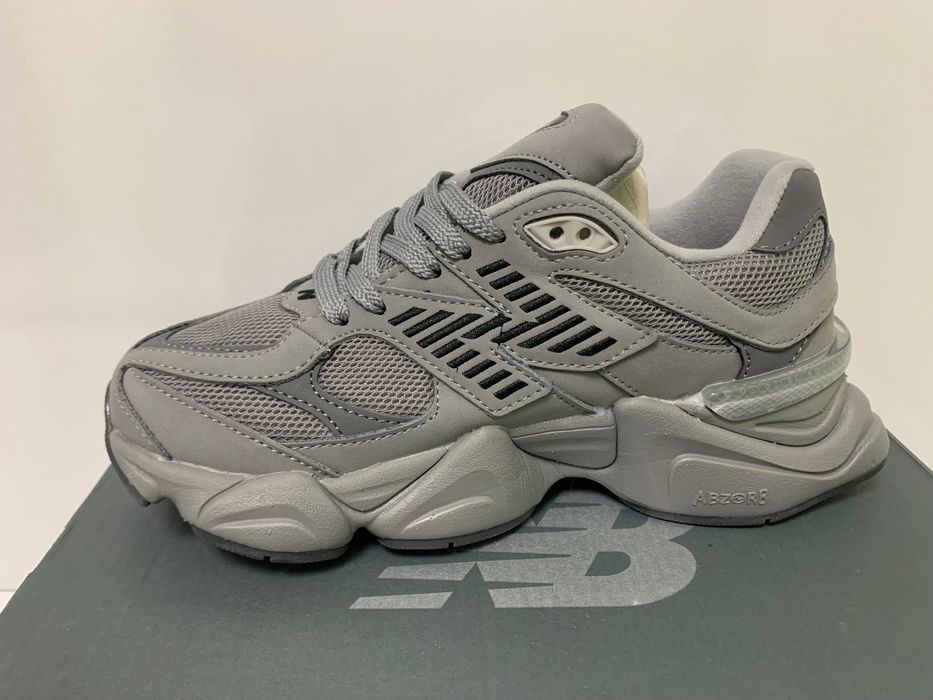 Ново дамски маратонки с кутия New Balance 9060 grey номер 37