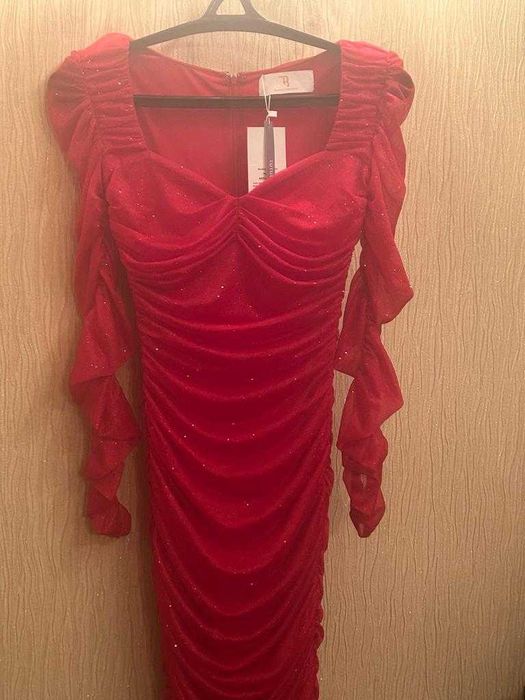 Платье  нарядное