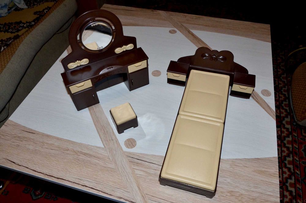 Детские игрушки(кукольная мебель)