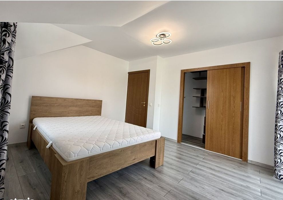 Proprietar casă vânzare zona Sanlacta