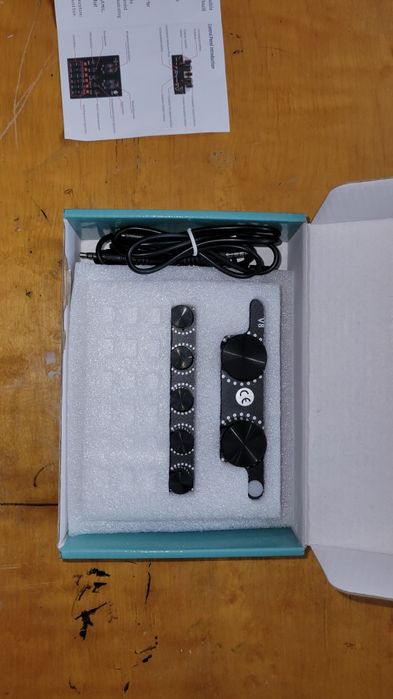Placă de sunet externă V8 Live Sound Card pentru Streaming / TikTok, cutie completă