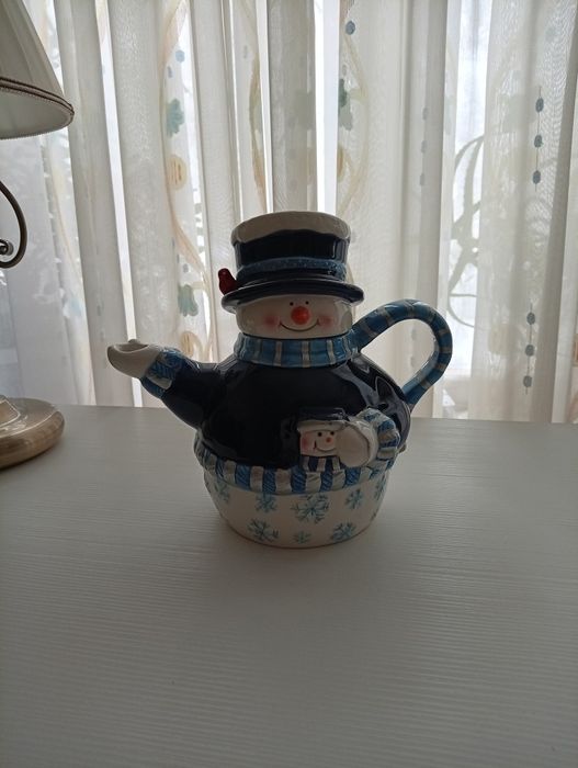 Продам декоративные чайник и сахарница