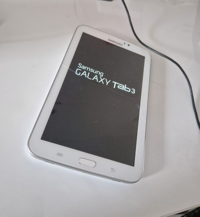 Tableta Samsung Galaxy Tab 3 fisurata