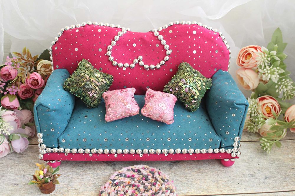 Продам кукольный диван