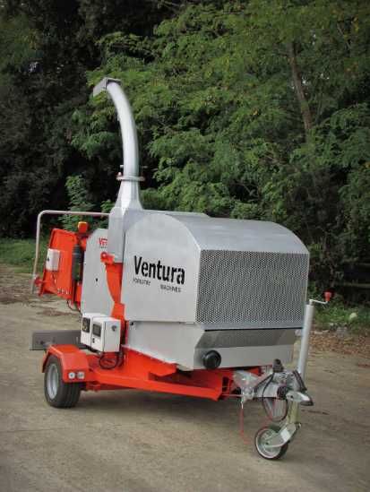 Tocator de crengi / biomasa cu motor diesel 59cp Ventura