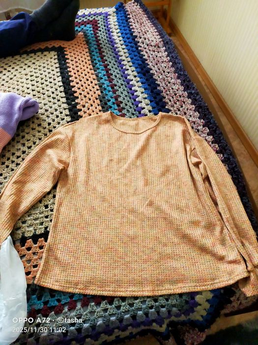 Продам женские свитера