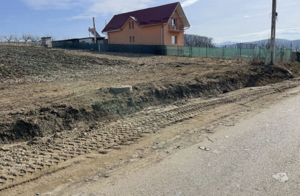 Teren intravilan de vânzare in loc. Recea Mică