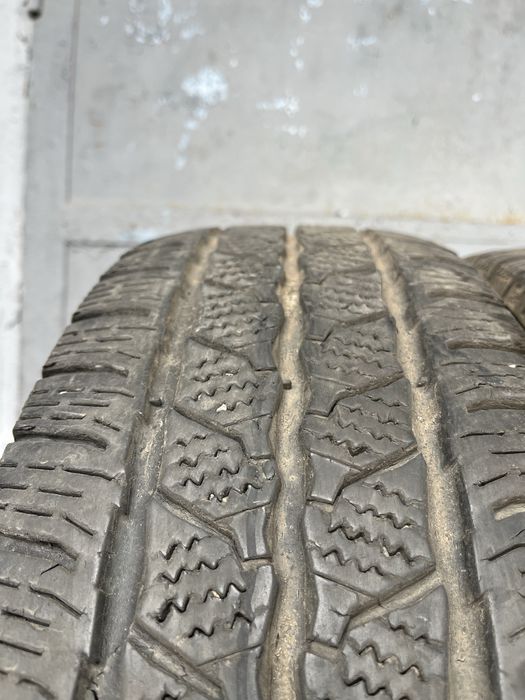 2 бр. зимни гуми 205/75/16C Continental DOT 1324 5/6 mm