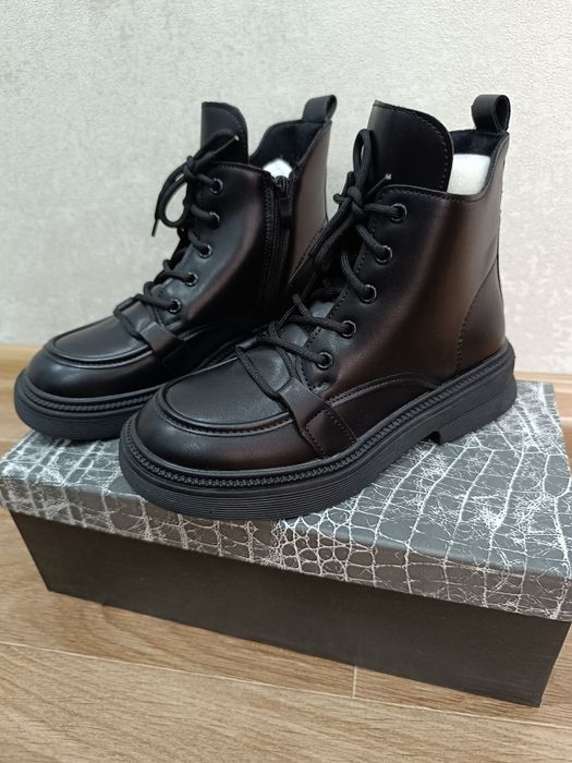 Новые женские ботинки р36