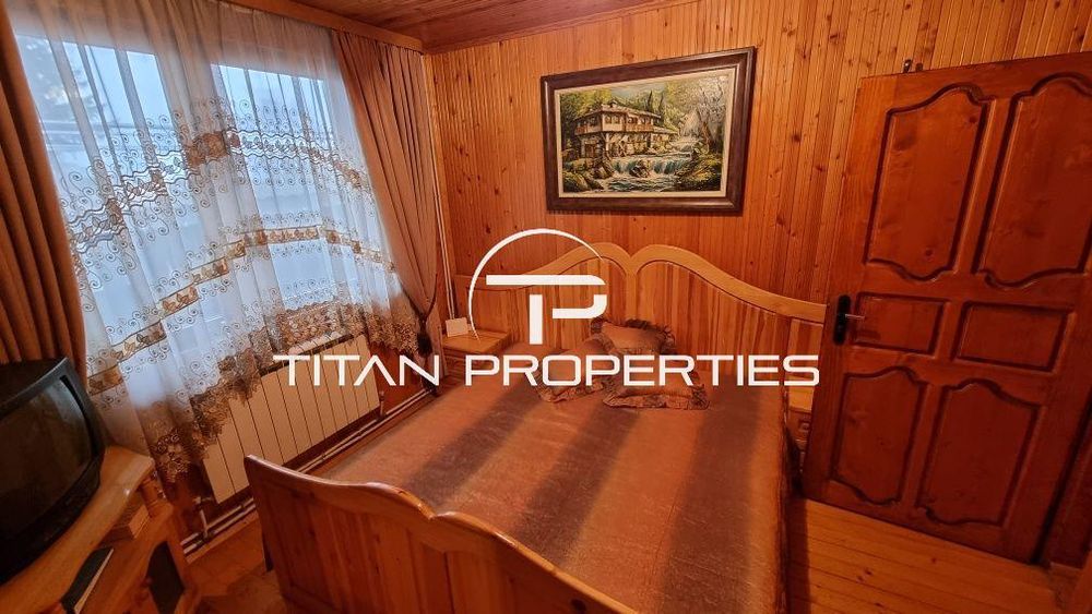 Дава се под наем Къща в Варна, Бриз - 160 кв.м за 1300 € - Снимка #3