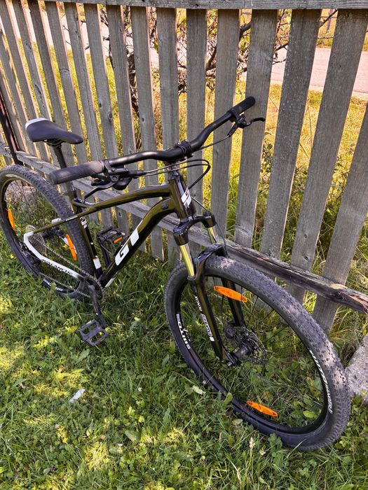 Bicicleta MTB GT, cadru M, roti 29