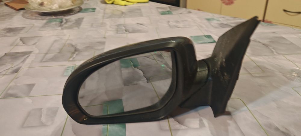 Продам боковое зеркало