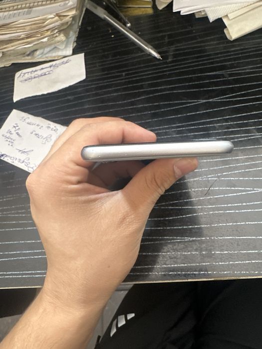 Iphone 6 c 64 talik xitoydan keldi 24-avgustda
