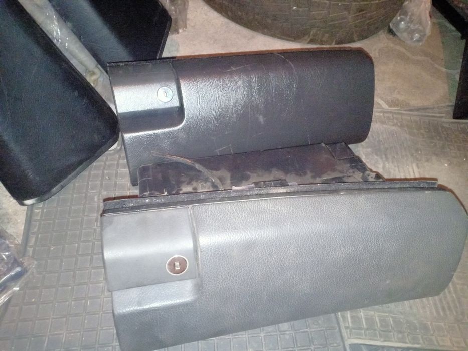 Мерседес.210 Зап по салону.