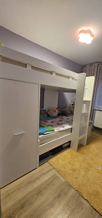 Pat supraetajat tineret