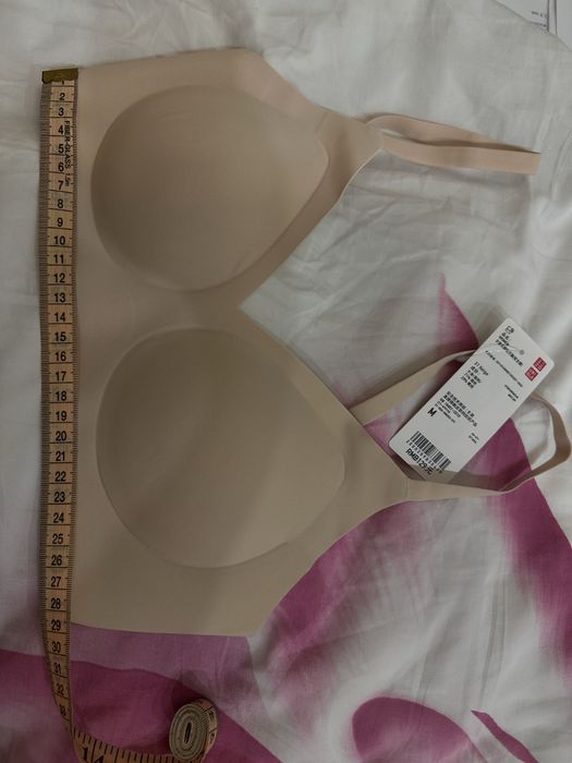 Продам бюстгалтер UNIQLO