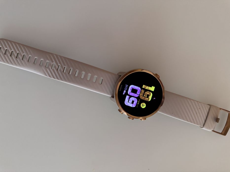 Смарт часовник Suunto 7