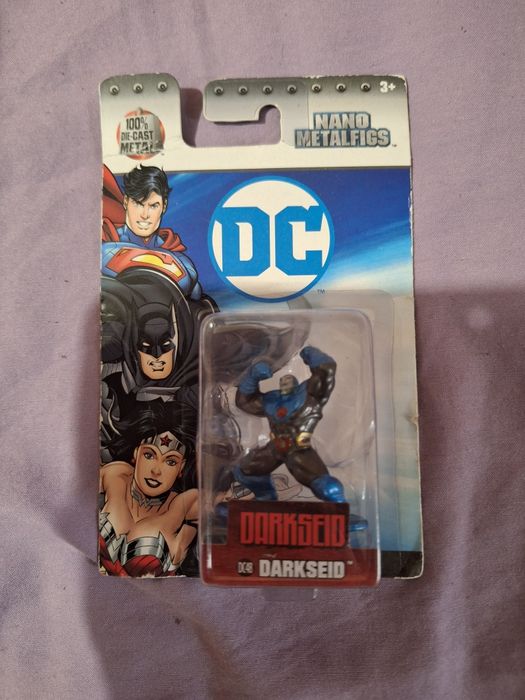 Нови фигурки Шазам и Киборг.