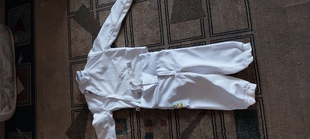 Костюм для фехтования. Леворукий)