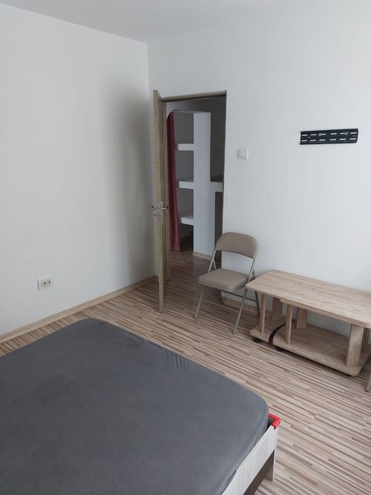 Inchiriez apartament