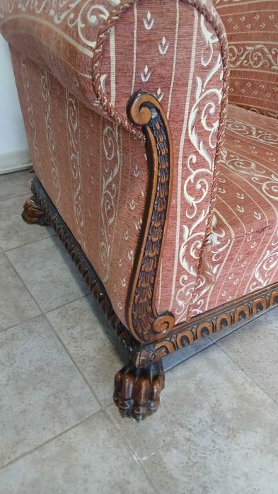 Бароков диван и кресло с орнаменти