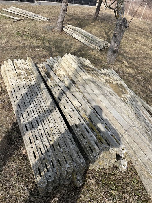 Spalieri beton Italia gard imprejmuire stalpi vie Valcea