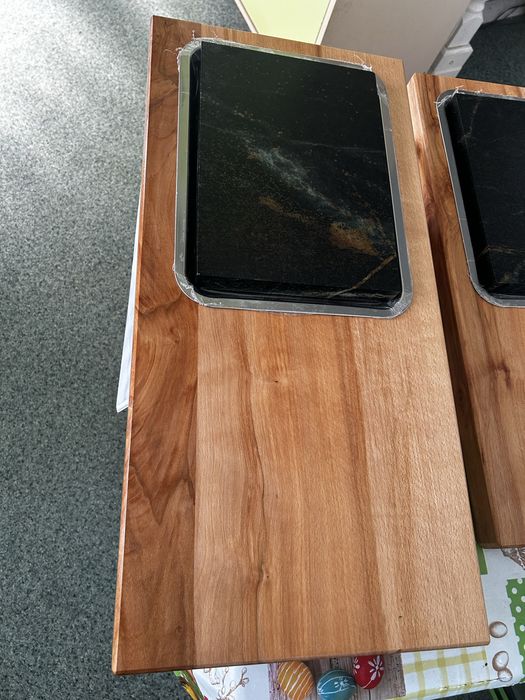 Piatra vulcanica de gatit in blat de stejar