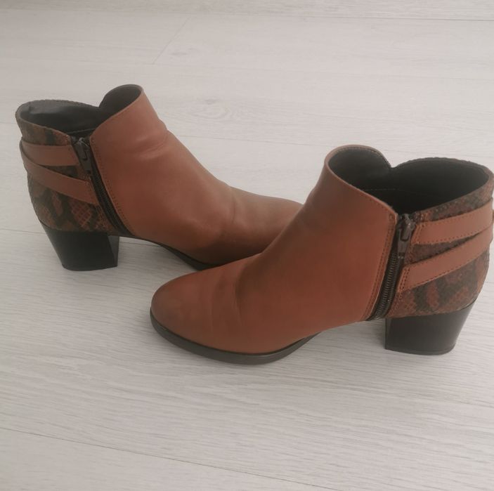 Botine din piele