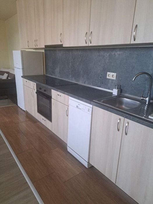 Дава се под наем Двустаен апартамент в София, Модерно предградие - 72 кв.м за 547.23 € - Снимка #1