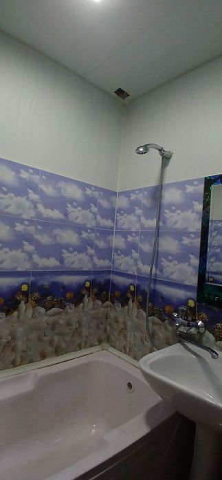 Kartika sotiladi 1 etaj..Продается квартира сзади кафе "Европа"