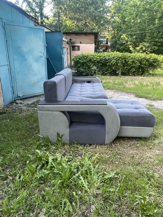 Продам диван с подушками