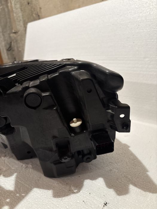 Десен фар Volvo XC60