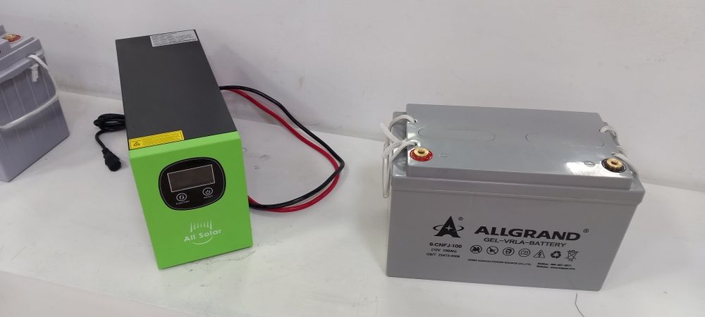 Invetor 1 kvt 100amper akumlyatr