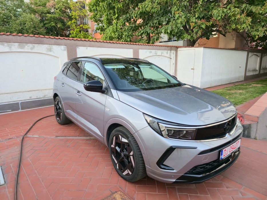 Opel Grandland Garantieauto.ro 1-3 Ani 310CP Plug-in Hybrid 4X4 Distronic Roti19 LED