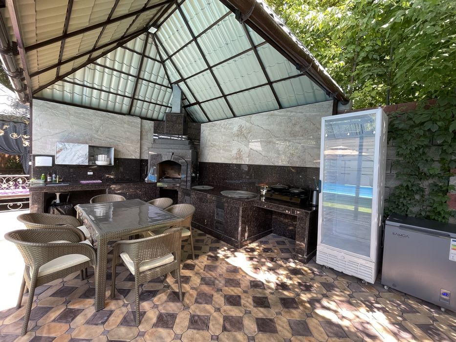 Дача котедж по суточна в городе