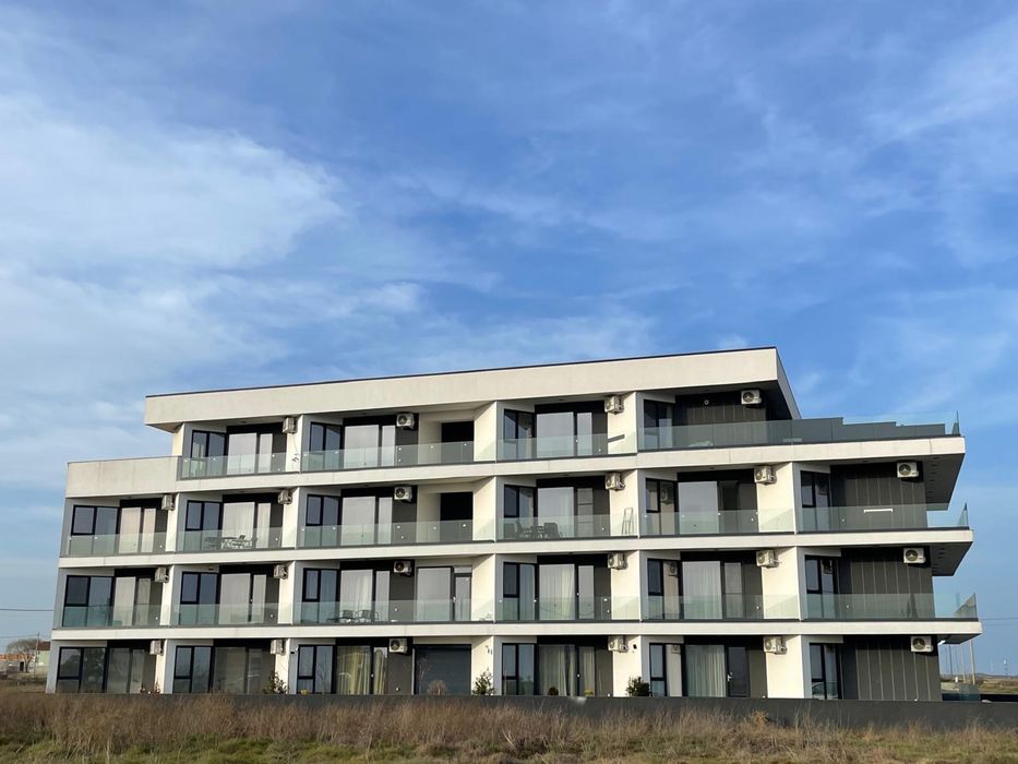 Vand studio/garsoniera in prima linie la mare cu vedete frontala.