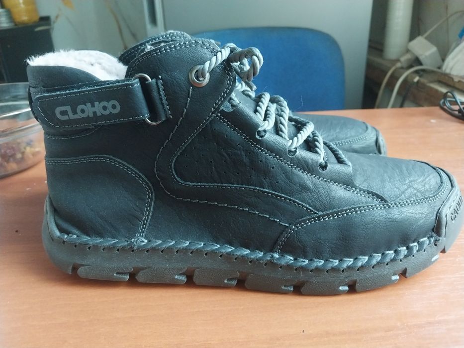 Ботинки зимние продам.