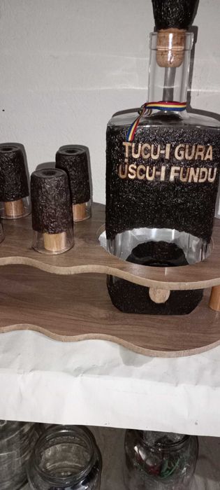 Set pahare și sticle pt pălincă