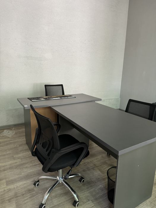 Ofisniy mebel sotiladi