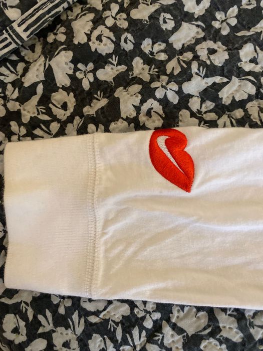 Бяла блуза Nike- M размер - 100% памук