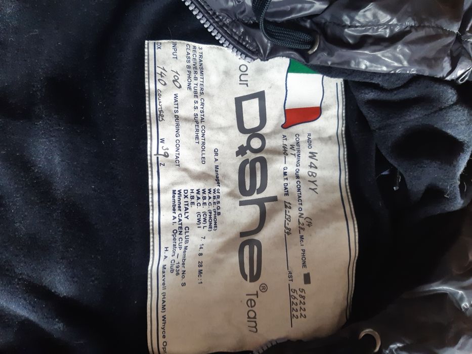 Женский костюм.  В отличном состоянии.