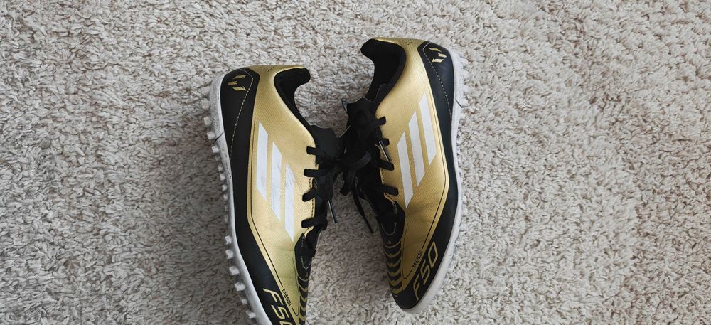 Ghete fotbal băieți 36 2/3,teren sintetic-Adidas