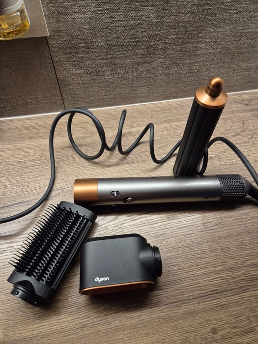 De vanzare ondulator Dyson multistyler HS02 Airwrap Origin Nichel-Cupru
 139 din 181