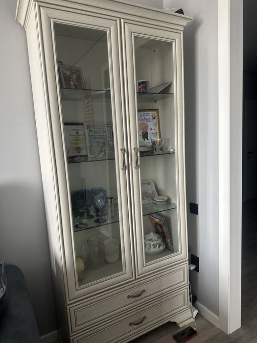 Шкаф витрина для посуды