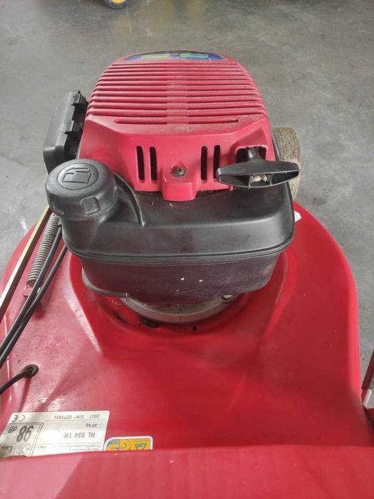 Mașina de tuns iarba cu motor pe benzina Honda